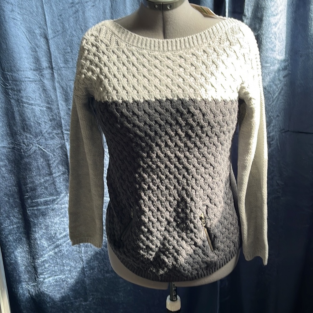 Super cute two tone gray sweater